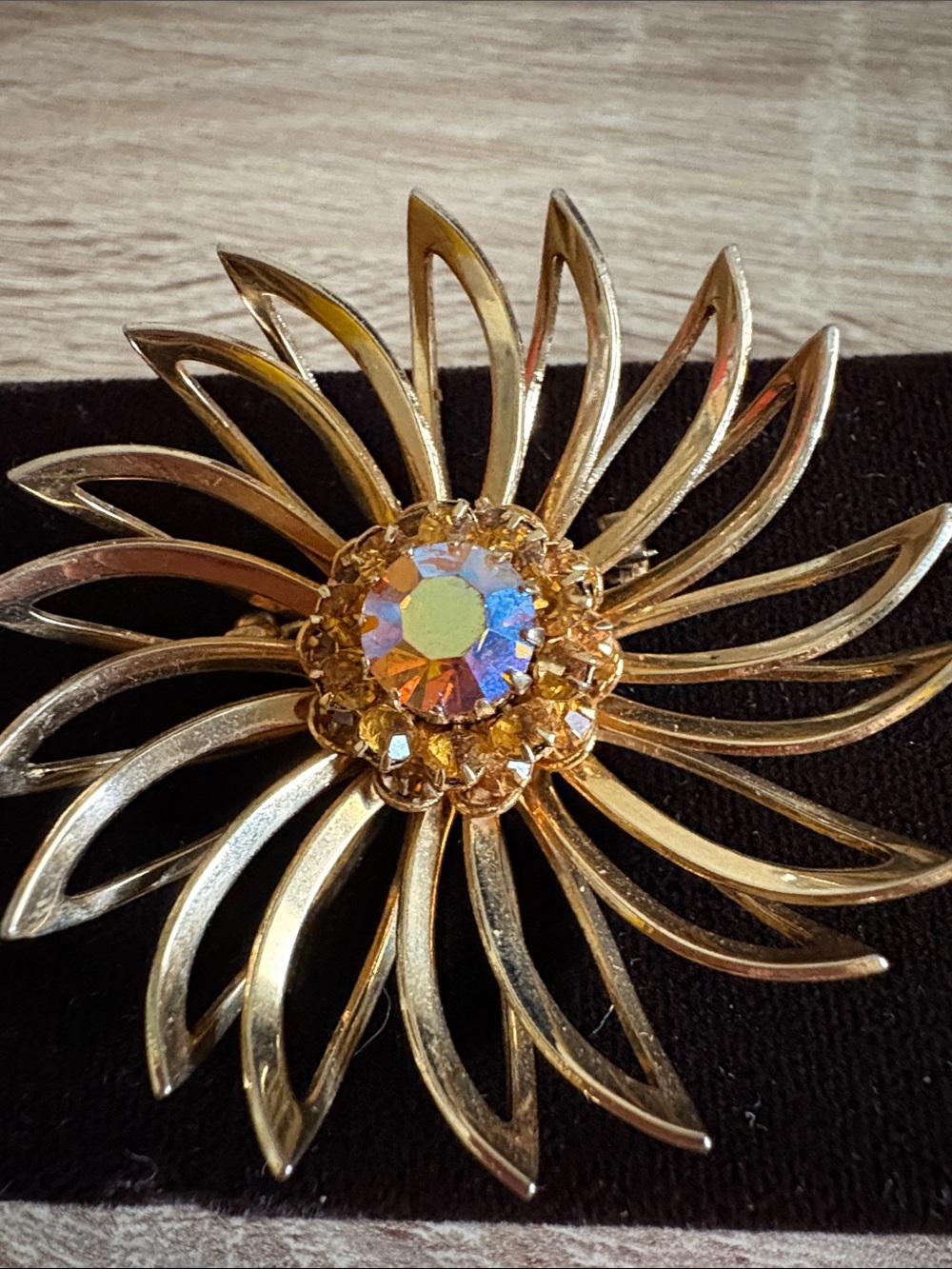 Vintage Sarah Coventry aurora borealis, brooch, gold tone